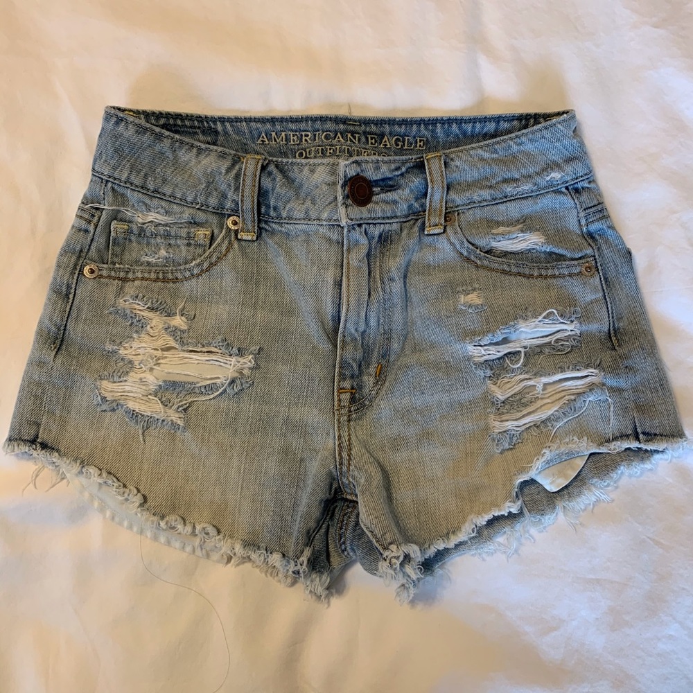 AE light denim shorts sz 00